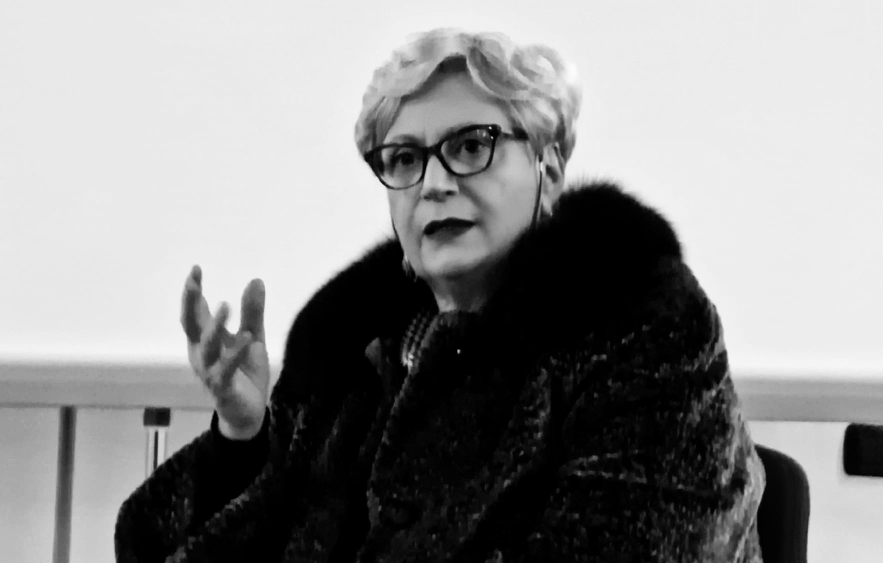 Angela Caccia 